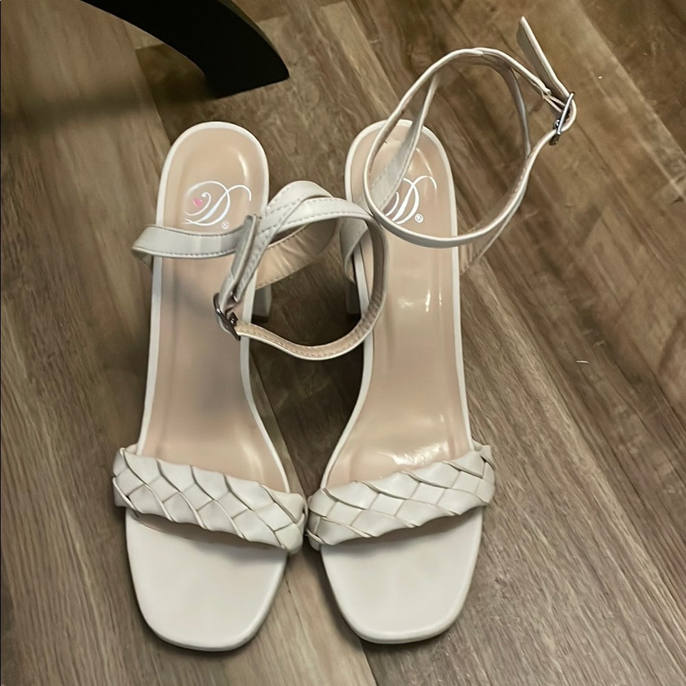 My Delicious Elegant Strappy Sandals